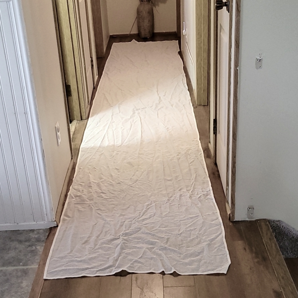 Safety mesh for stairs/railing